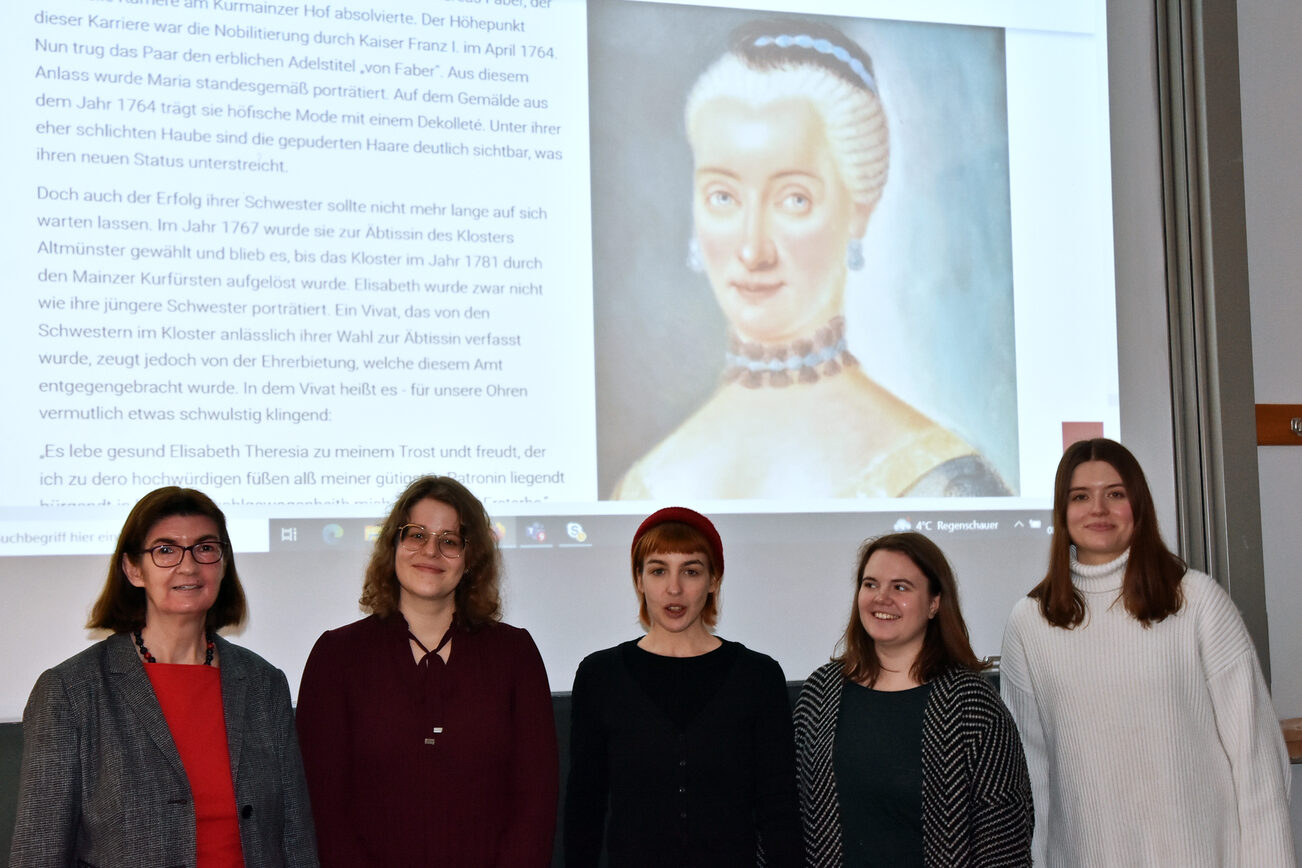 Prof. Dr. Bettina Braun und die Mitautorinnen des Frauenkalenders