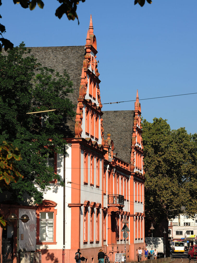 The entrance to the movie theater on Schillerplatz