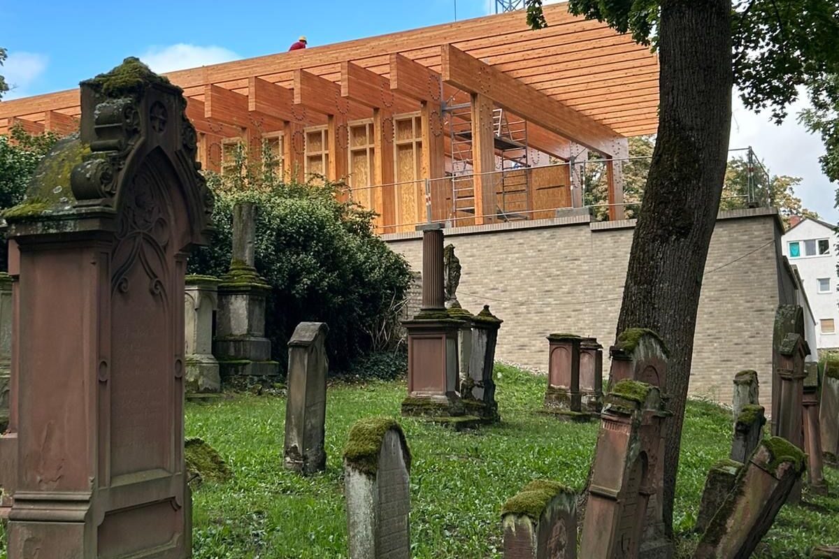 Bau des Besucherzentrum UNESCO-Welterbe auf dem Alten Jüdischen Friedhof