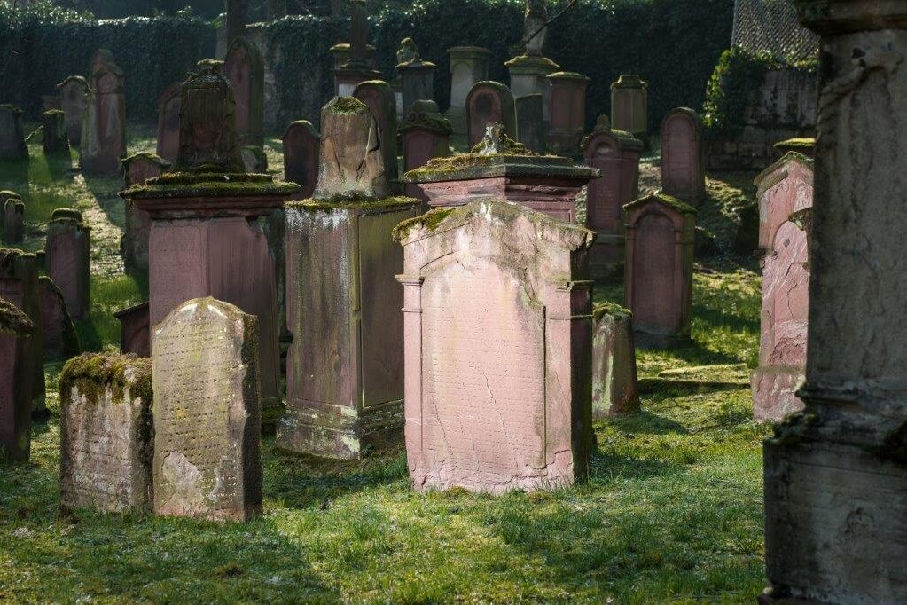 Lápidas judías de la Magenza medieval (Foto: Carsten Costard)