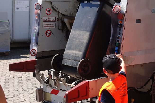 Müllautovorfühung im Rahmen der Ferienkarte