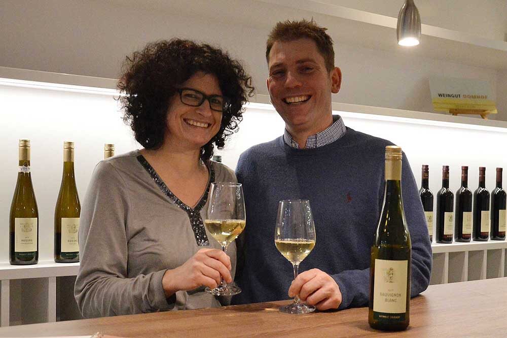 Chris y Alexander Baumann en la recepción del Hotel Domhof.