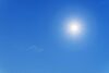 Wolkenloser Himmerl mit Sonne