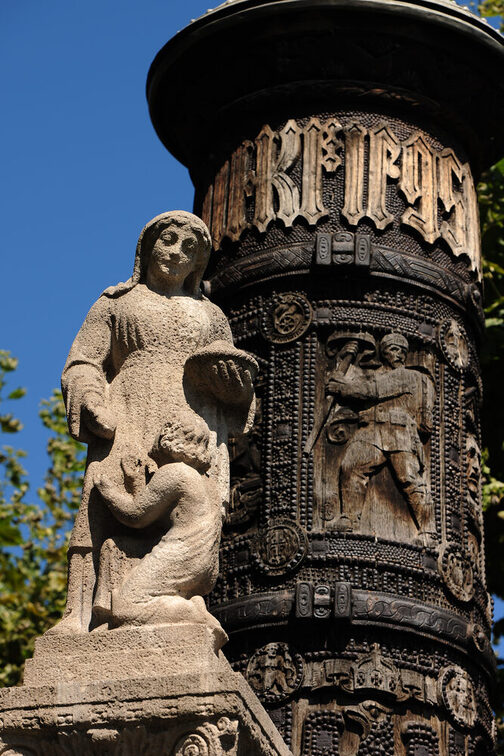 Detail of the nail column at Liebfrauenplatz