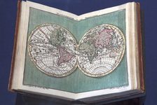 Bildergalerie Gutenberg-Museum "Buchgeschichte" Tobias Lobeck/Tobias Lotter: World map in pocket format (Augsburg, 1747) The world in a pocket: Map of the earth in miniature format (11.5 x 9.5 cm) by Tobias Lobeck and Tobias Konrad Lotter (Augsburg, 1747).