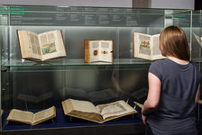 Bildergalerie Gutenberg-Museum "Dauerausstellung" The incunabula section of the permanent exhibition. Masterworks of early European letterpress printing.