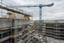 Bildergalerie Rathaussanierung April 2025 Der Innenhof und Dach des Ratssaals mit Blick in Richtung Uferstr. Der Innenhof und Dach des Ratssaals mit Blick in Richtung Uferstr.