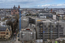 Bildergalerie Rathaussanierung April 2025 Drohnenaufnahme des Rathauses mit Dom im Hintergrund Drohnenaufnahme des Rathauses mit Dom im Hintergrund