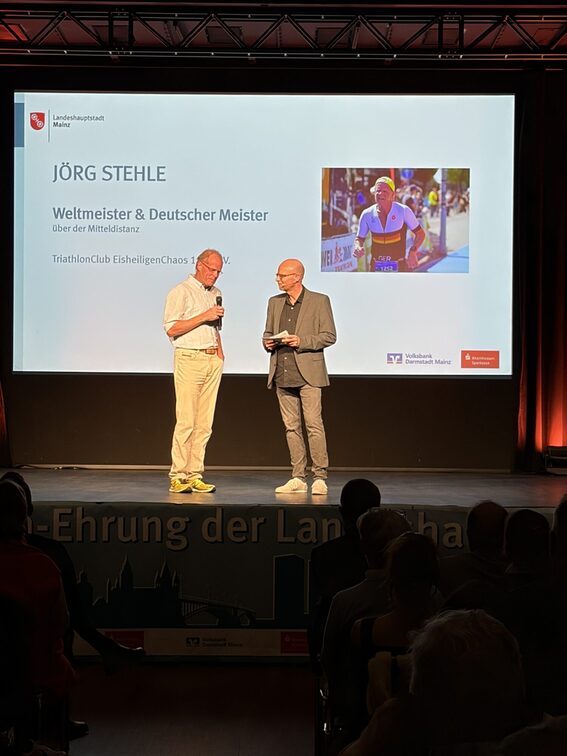 Jörg Stehle vom TCEC Mainz bei der Sportler:innen-Ehrung 2026