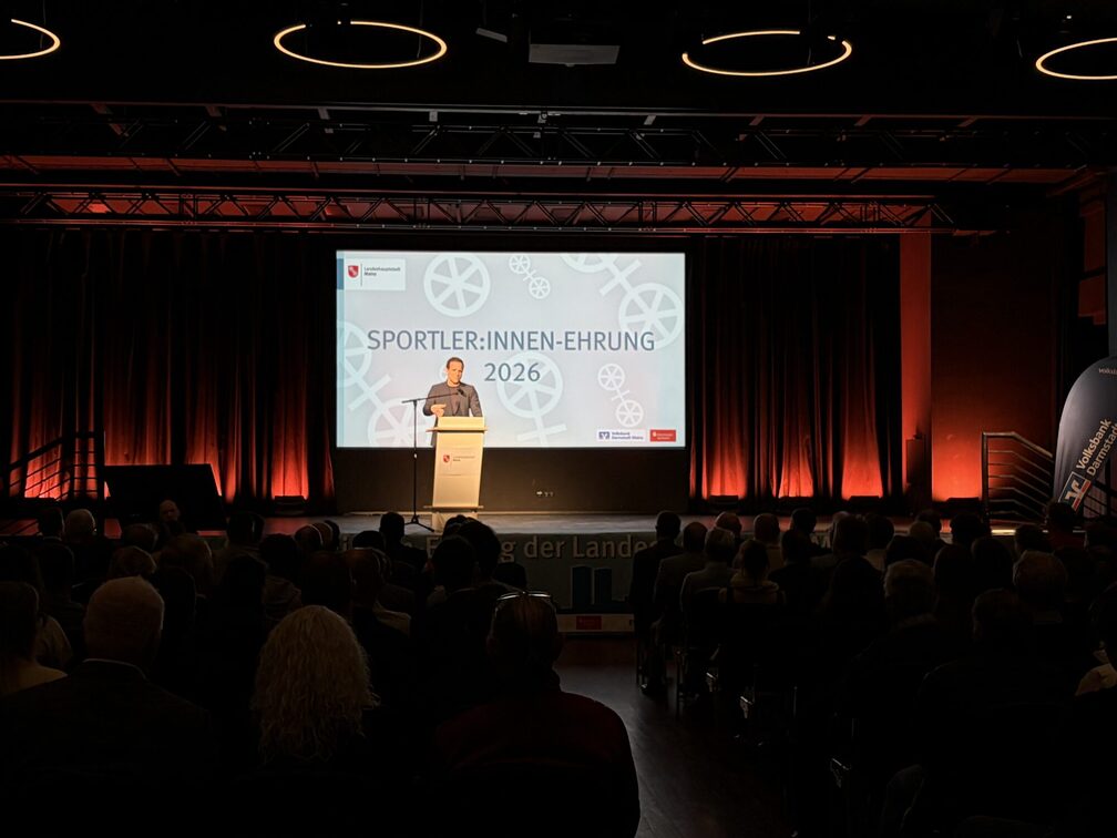 Oberbürgermeister Nino Haase bei der Sportler:innen-Ehrung 2026