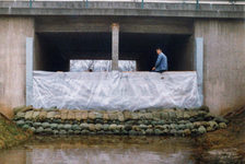 Bildergalerie "Hochwasser - Archivbilder" Sandsäcke, Folien, Holzbalken: Hochwasserschutz 1988.