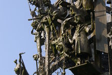 Bildergalerie Fastnachtsbrunnen Fastnachtbrunnen im Detail Lange Zeit hatte die Landeshauptstadt und Narrenhochburg kein einziges Denkmal vorzuweisen, in dem sich die Mainzer Fastnacht widerspiegelte. Dies änderte sich in den 1960er-Jahren.