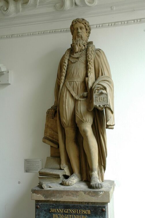 Gutenberg-Denkmal im Haus zum Römischen Kaiser