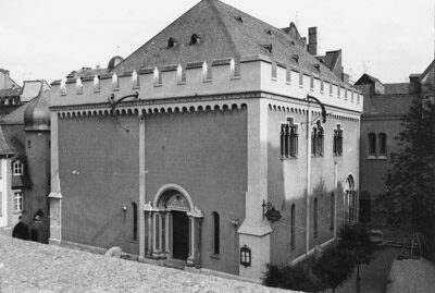 El Heilig Geist visto desde el Rathausbrücke.