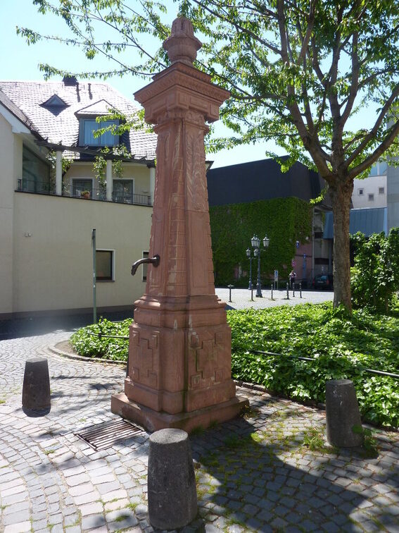 Brunnen am Bischofplatz
