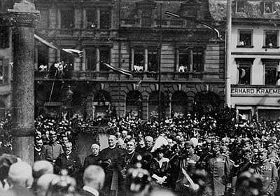 Completion of the nailing of the column on August 20, 1916
