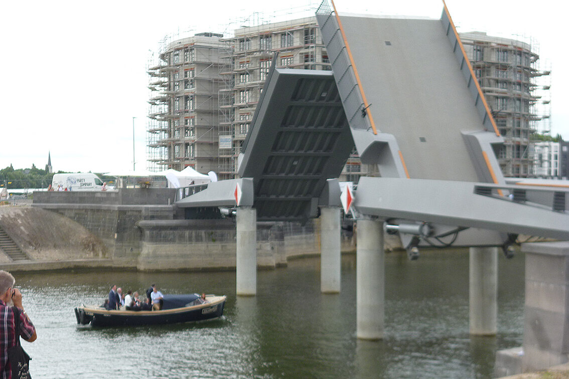 Commissioning of the customs harbor bridge