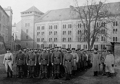 Erzak dergisinin 1916 yılı civarındaki askeri binası