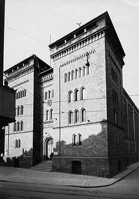 Erzak dergisi 1930 civarında Schillerstraße'den görülüyor