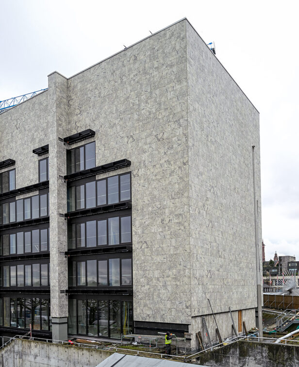 Ein Teil der Fassade des Rathauses