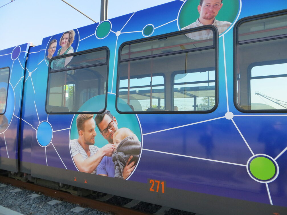 Tęczowa kolej w Moguncji.