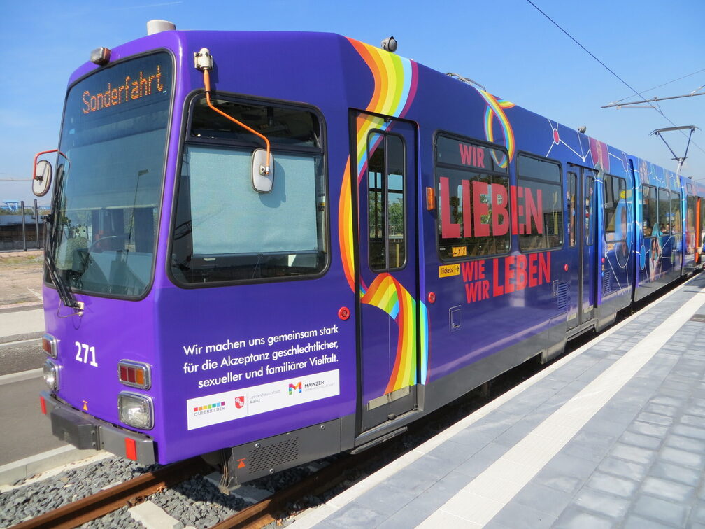 Tęczowa kolej w Moguncji.