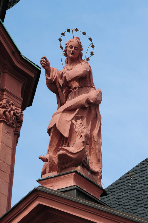 Figur auf St. Peter