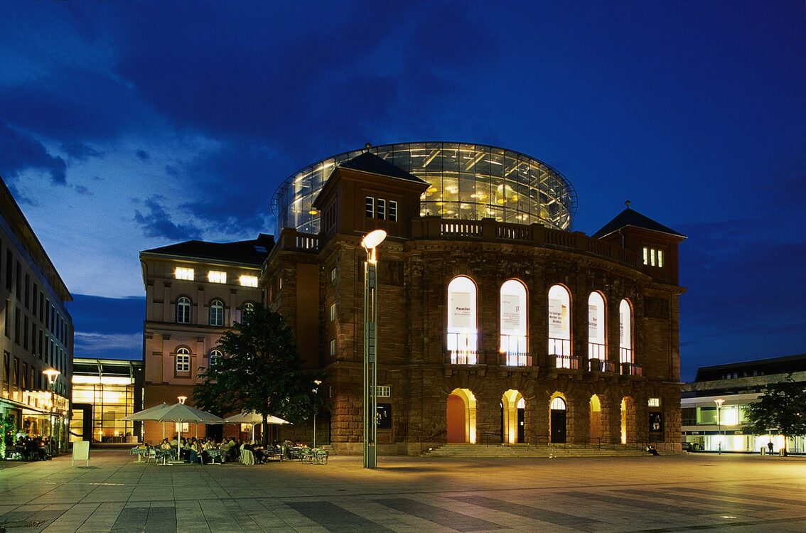 Staatstheater Mainz am Abend