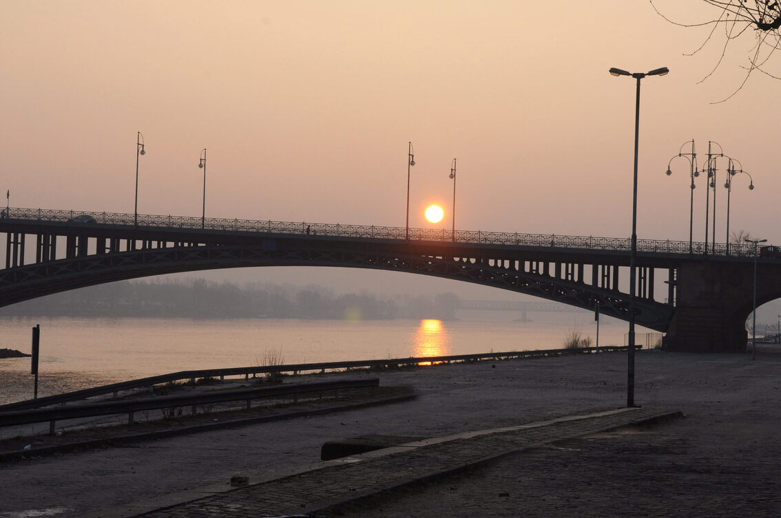Sunrise over the Theodor Heuss Bridge