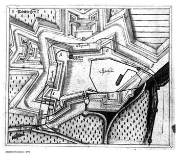 You can see a plan of the citadel with the Jakobsberg monastery before 1814