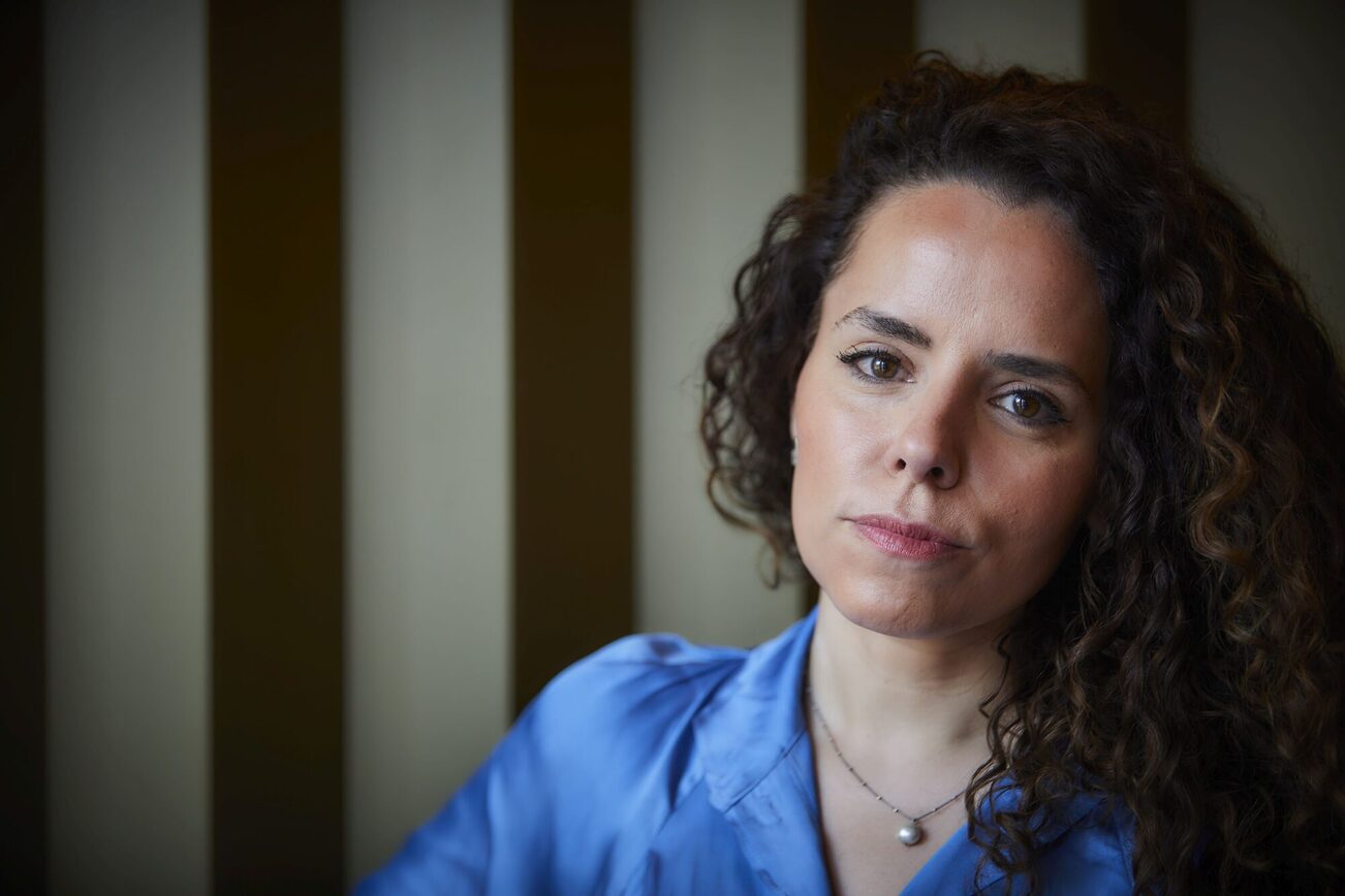 Portrait Schriftstellerin Alena Jabarine