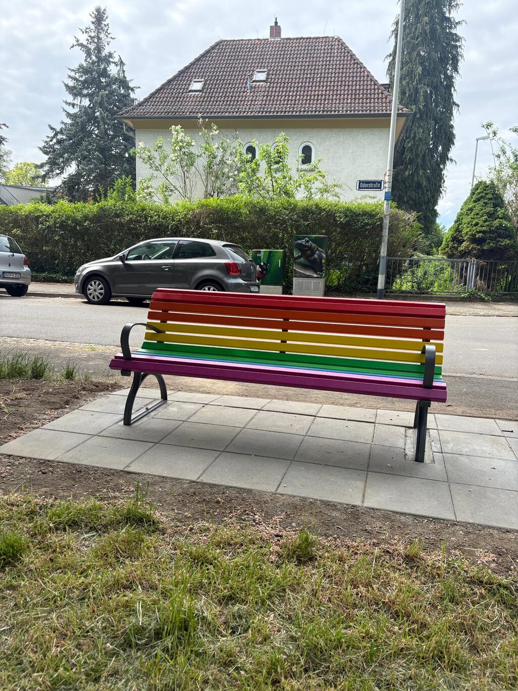 Regenbogenbank im Schlesischen Viertel, Mainz
