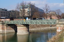 Drehbrücke am Winterhafen, Blick auf die Malakoff-Terrasse