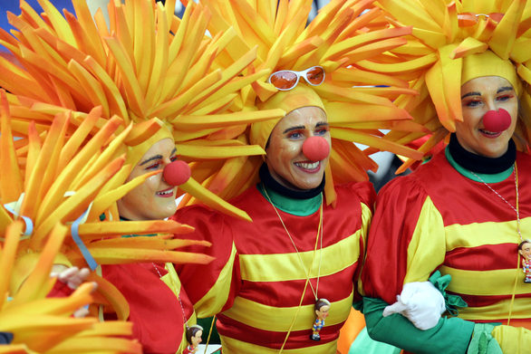 Colourful costumes on Rosenmontag.