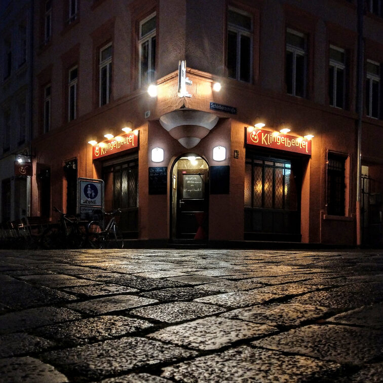 Klingelbeutel pub in the old town of Mainz