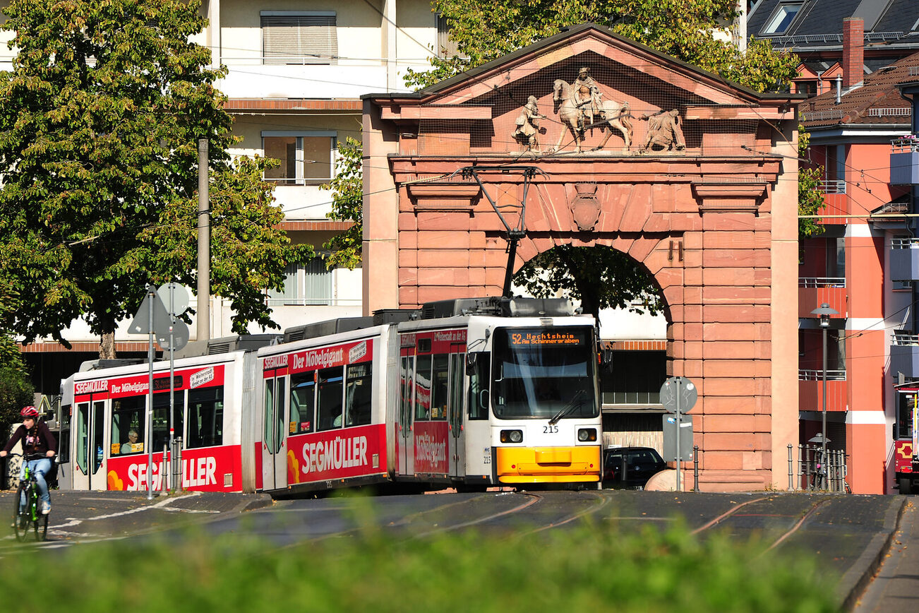 Gautor with streetcar