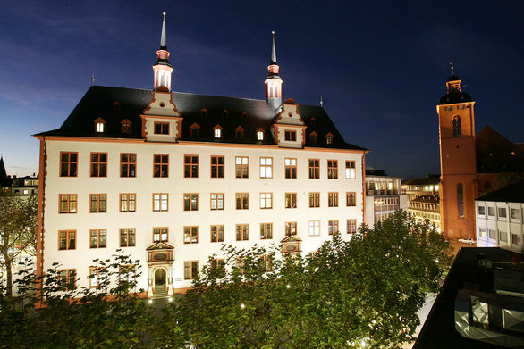 Hell erleuchtet: Alte Universität