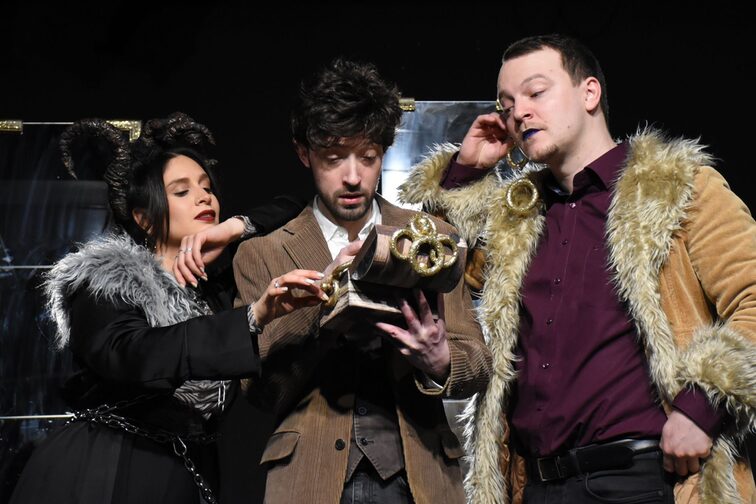 Tres actores:inne: Escena de Fausto