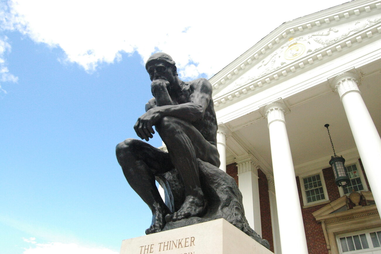 "Der Denker" vor Grawemeyer Hall, University of Louisville