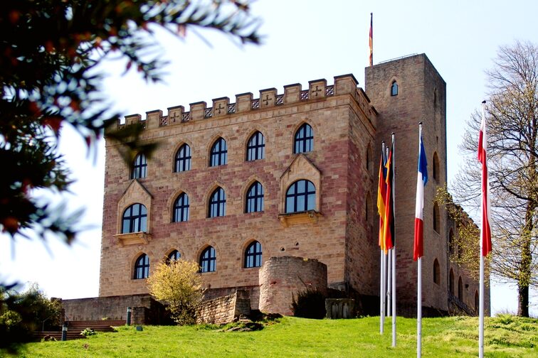 Das Hambacher Schloss in Neustadt an der Weinstraße