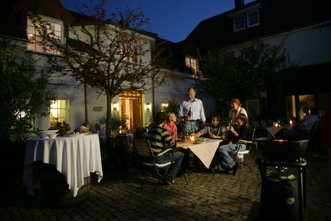 Gäste auf der Terrasse