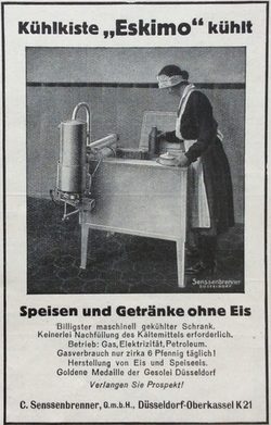 Für den „Eskimo“ hat die Firma Senssenbrenner in „Westermann’s Monatsheften“ von 1928 geworben. Den halbautomatisch arbeitenden Kühlkreislauf überwachte das Dienstpersonal.