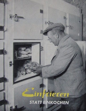 Gefrieranlage von Frigidaire in Delkenheim, 1958. Der Bau solcher Anlagen war Voraussetzung für den Absatz von Tiefkühlprodukten.