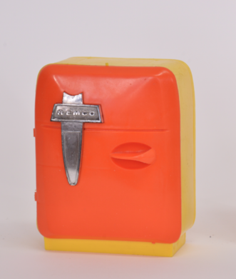 Minikühlschrank Remco, um 1955, Kunststoff, 13 cm hoch.