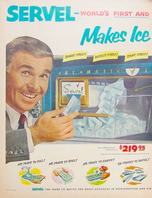 In der Servel-Werbung von 1953 ist der Kühlschrank auch Eislieferant. Die Produktion von „crushed ice“ zum Cocktail ist ein wichtiges Element amerikanischer Kühlschränke.