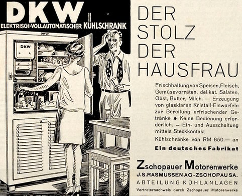 Die DKW-Werbung von 1930 präsentiert ein sportliches modernes Paar. Der Kühlschrank hält Erfrischungen bereit.
