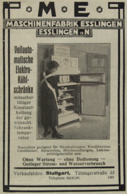 Die Anzeige von 1927 wirbt für „vollautomatische Elektro-Kühlschränke“. Die Geräte müssen zur Kühlung des Aggregats an die Wasserleitung angeschlossen werden.