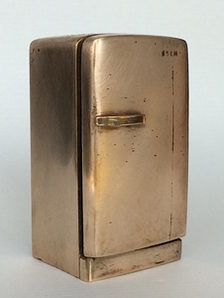 Minikühlschrank, Bronze. Höhe 10 cm.