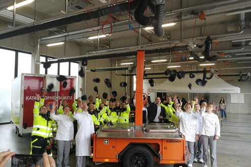 Mitglieder der SEG-V bei der Einweihung