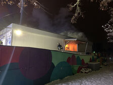 Löscharbeiten an der Einsatzstelle.